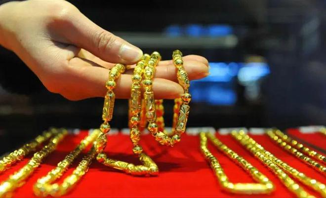 深圳珠寶零售市場(chǎng)冰火兩重天 線下市場(chǎng)火爆背后的閉店潮